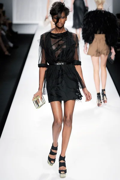 Look 32